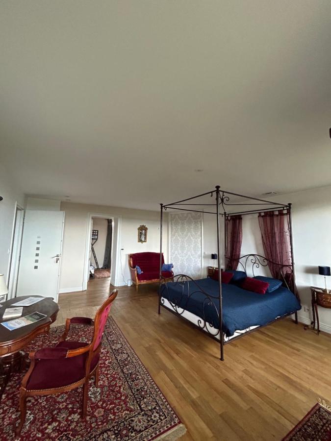 Chambre Romantique Dans Le Chateau De La Bouchatte Chazemais Exterior foto